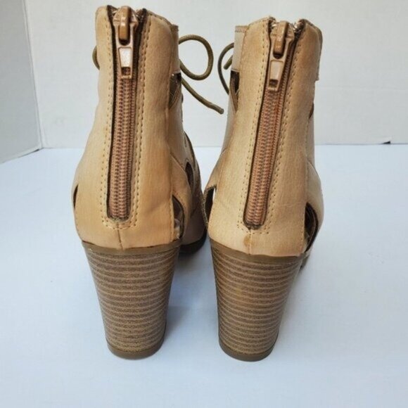 Neutral Nude Cage Heel Booties 7.5 EUC! NWOT - Picture 5 of 12